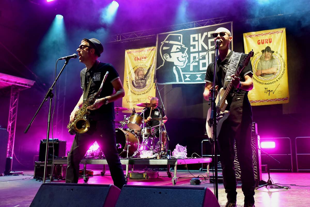 Festival TrutnOFF uzavřeli Znouzectnost, The Beatles Revival, Hally Belly či francouzští Skarface