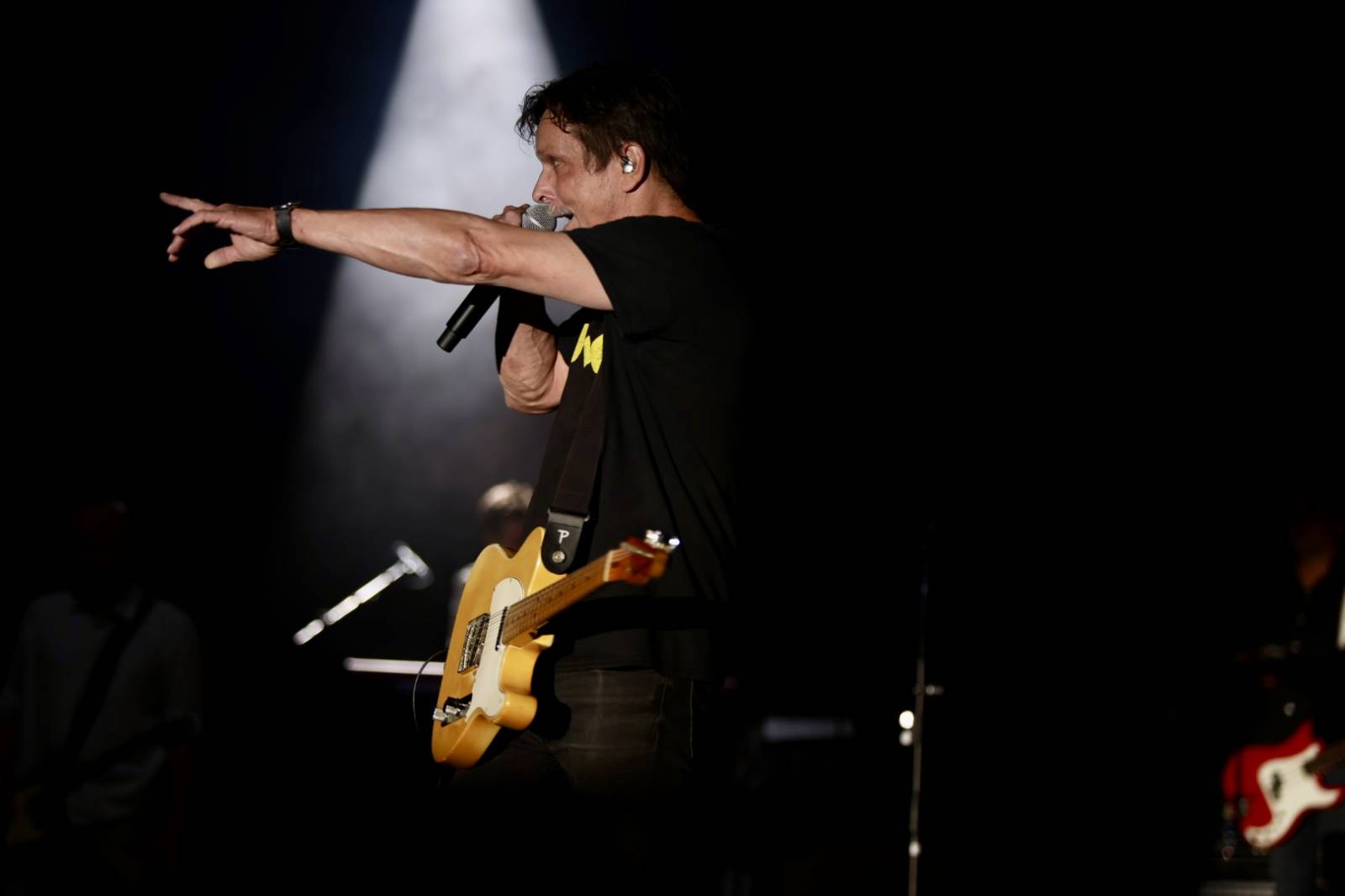 Open Air léto s Chinaski v Třeboni. Kapela zahrála největší hity a vzala fanoušky do šatny