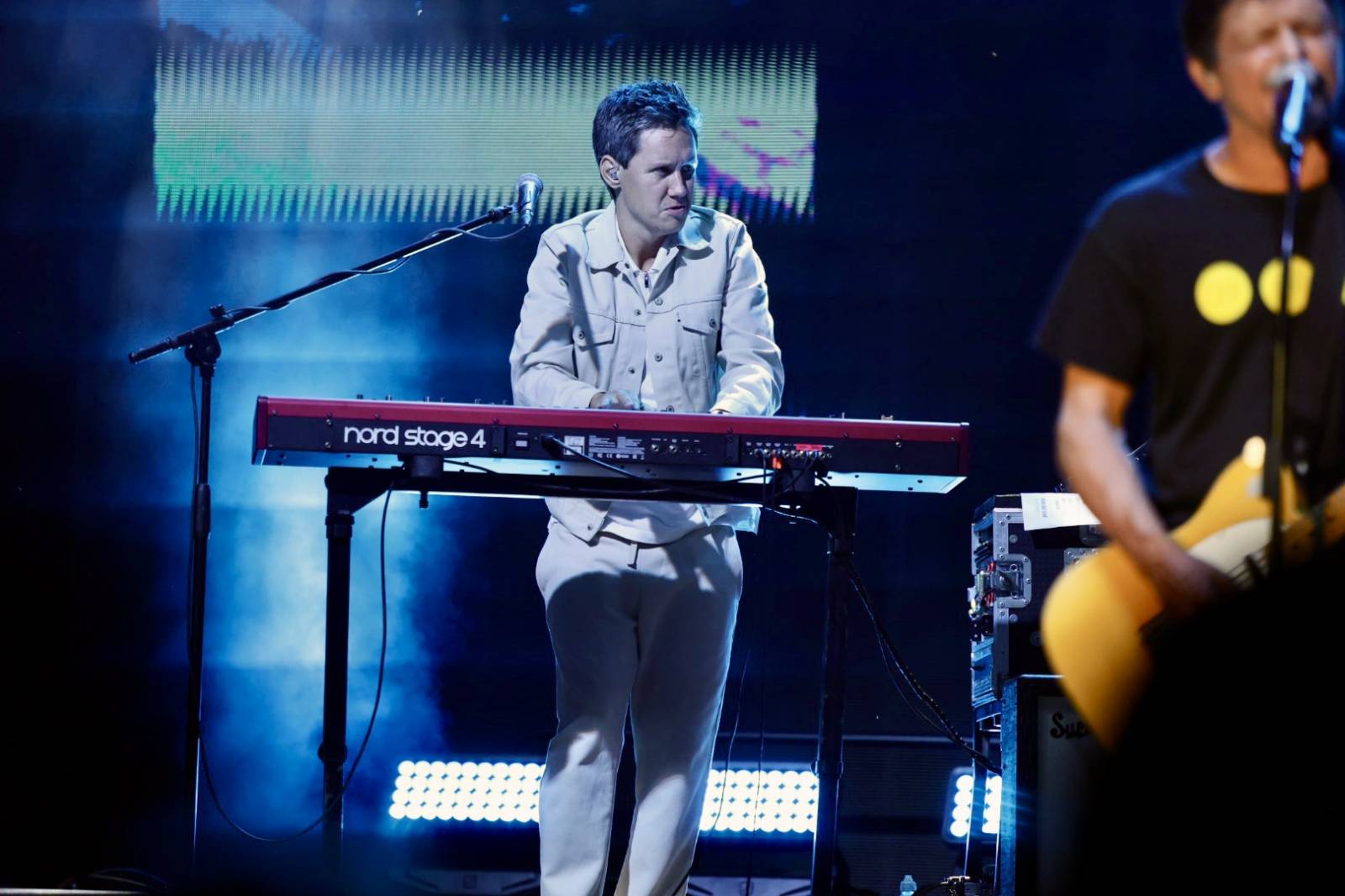 Open Air léto s Chinaski v Třeboni. Kapela zahrála největší hity a vzala fanoušky do šatny