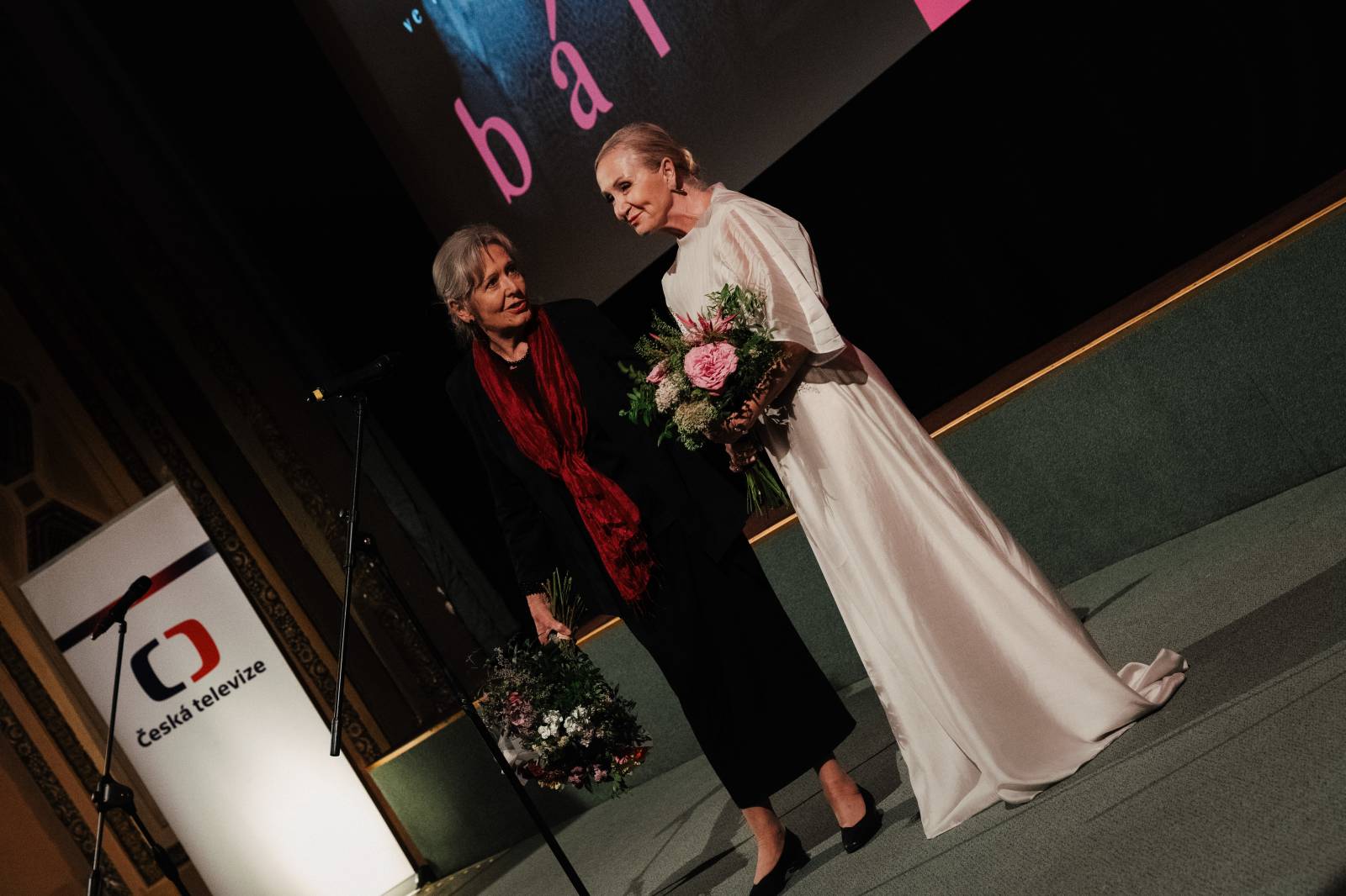 Kino Lucerna promítalo film o Báře Basikové, na premiéru přišli Petr Janda, Vojtěch Dyk i bývalá prezidentka