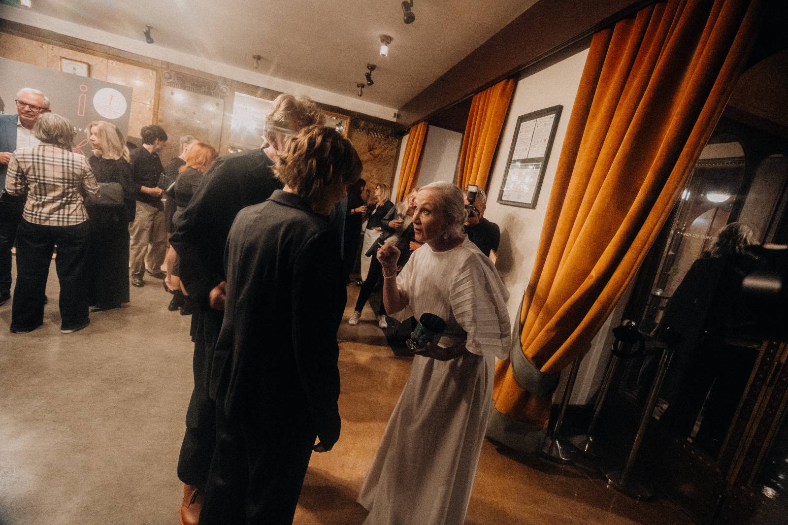 Kino Lucerna promítalo film o Báře Basikové, na premiéru přišli Petr Janda, Vojtěch Dyk i bývalá prezidentka
