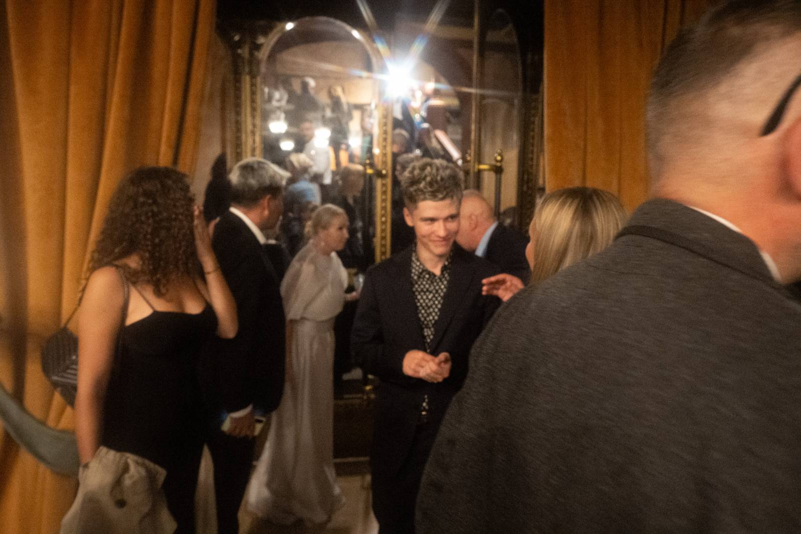 Kino Lucerna promítalo film o Báře Basikové, na premiéru přišli Petr Janda, Vojtěch Dyk i bývalá prezidentka