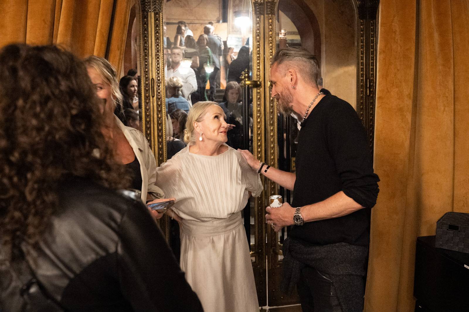 Kino Lucerna promítalo film o Báře Basikové, na premiéru přišli Petr Janda, Vojtěch Dyk i bývalá prezidentka