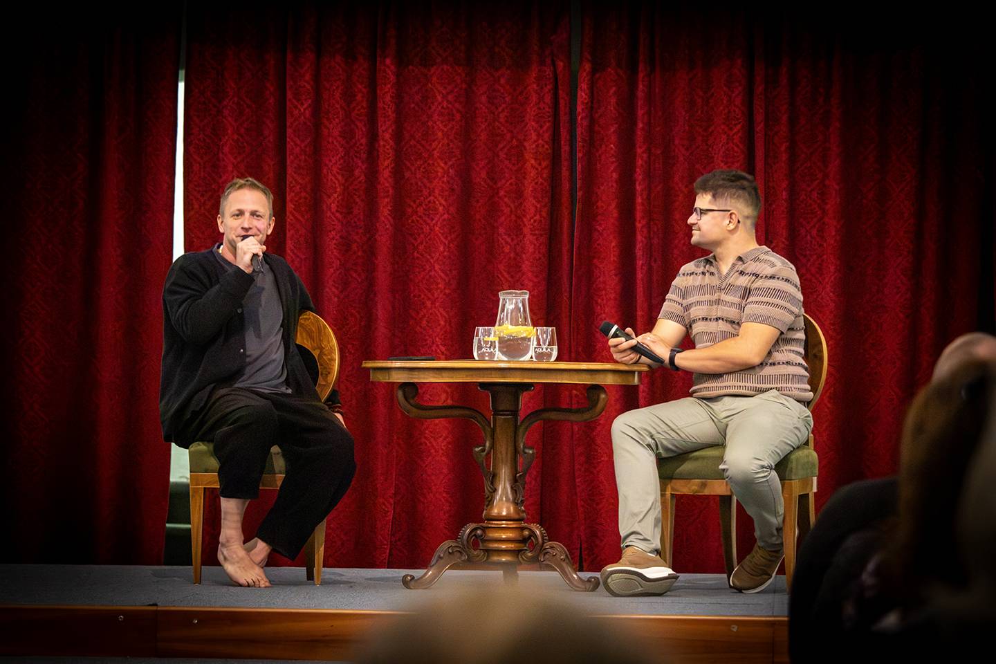 Tomáš Klus rozesmál publikum na zámku Kozel. Během talk show také zazpíval