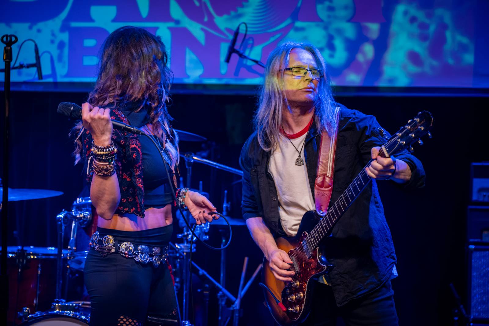 Red Baron Band pokřtil v Malostranské besedě nové album, připil si na něj whisky od Iana Paice