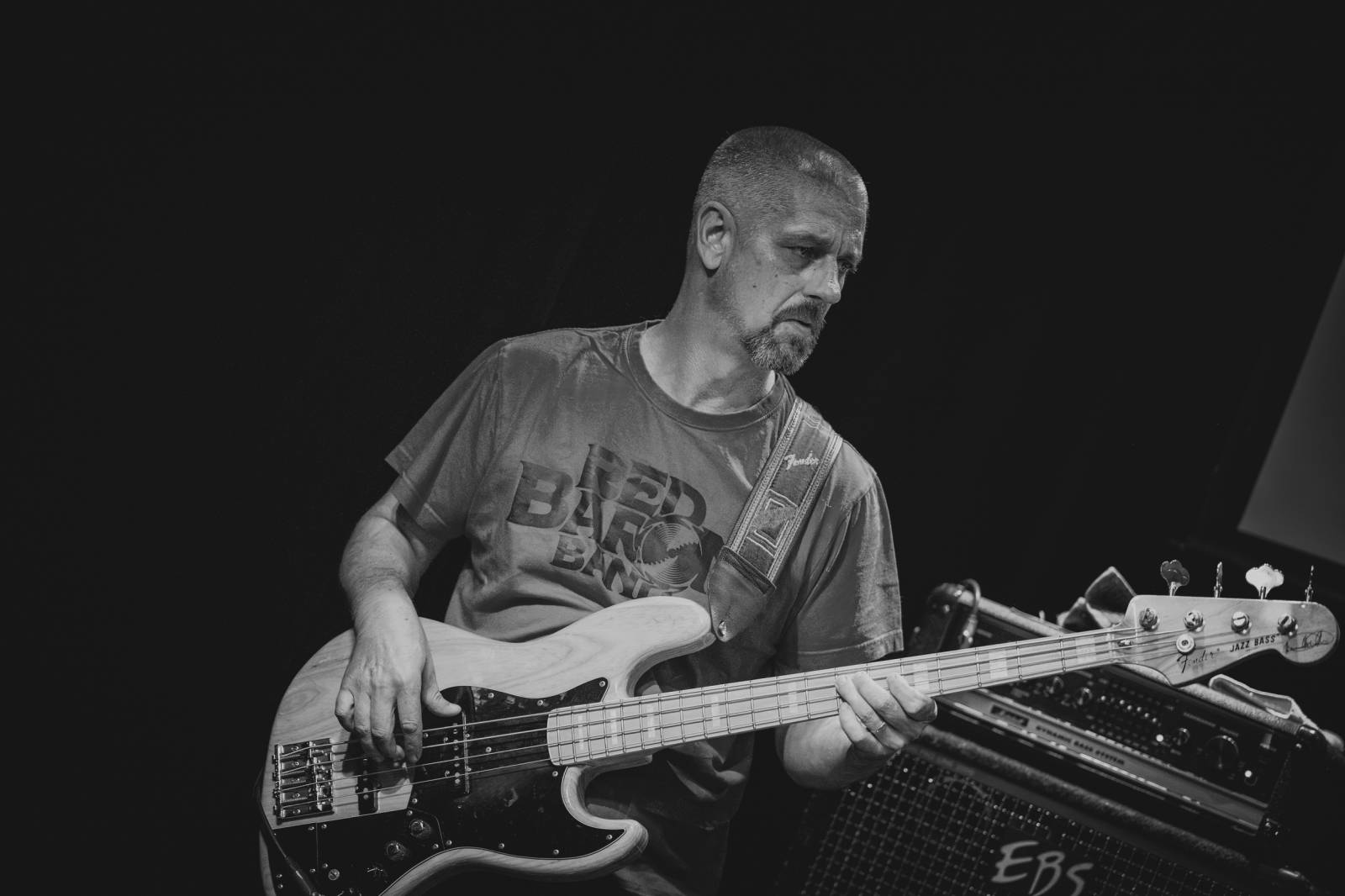 Red Baron Band pokřtil v Malostranské besedě nové album, připil si na něj whisky od Iana Paice