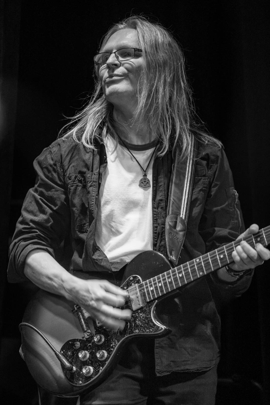Red Baron Band pokřtil v Malostranské besedě nové album, připil si na něj whisky od Iana Paice