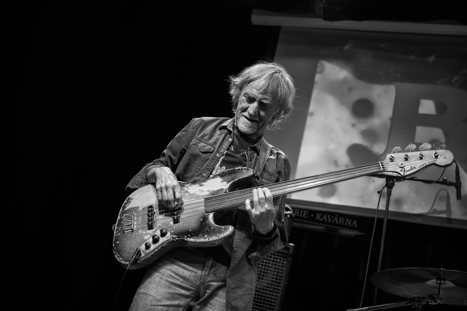 Red Baron Band pokřtil v Malostranské besedě nové album, připil si na něj whisky od Iana Paice