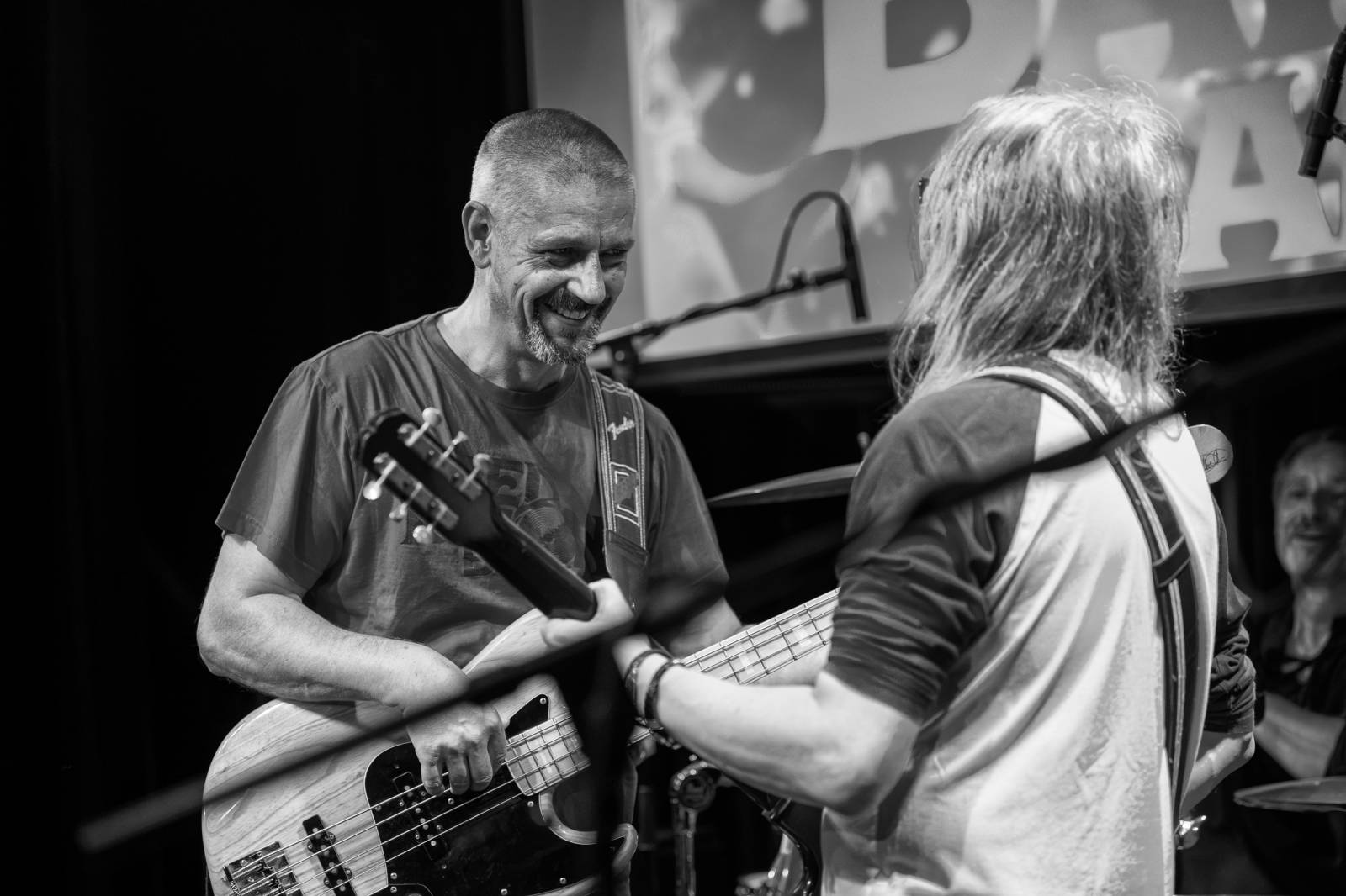 Red Baron Band pokřtil v Malostranské besedě nové album, připil si na něj whisky od Iana Paice