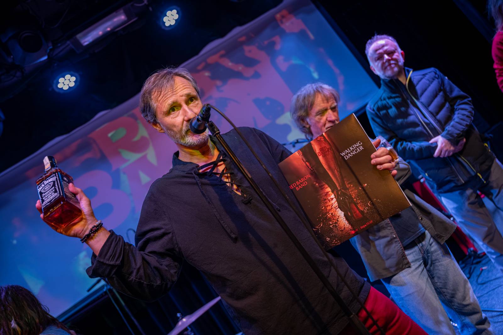 Red Baron Band pokřtil v Malostranské besedě nové album, připil si na něj whisky od Iana Paice