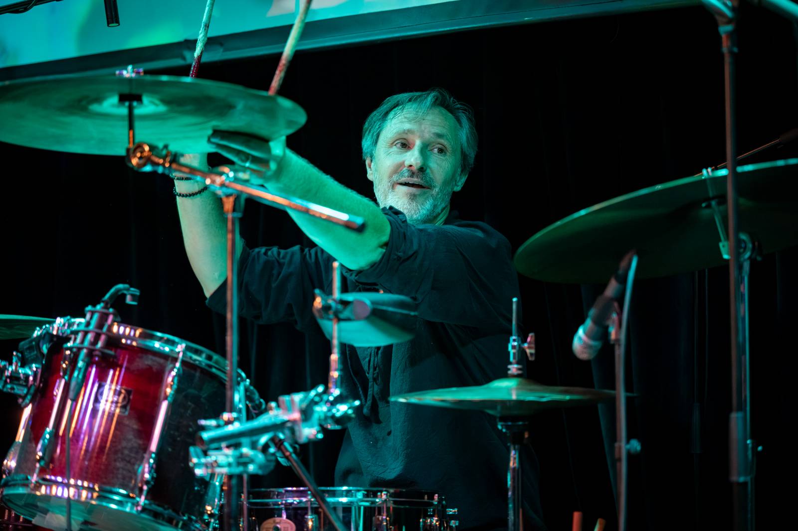 Red Baron Band pokřtil v Malostranské besedě nové album, připil si na něj whisky od Iana Paice