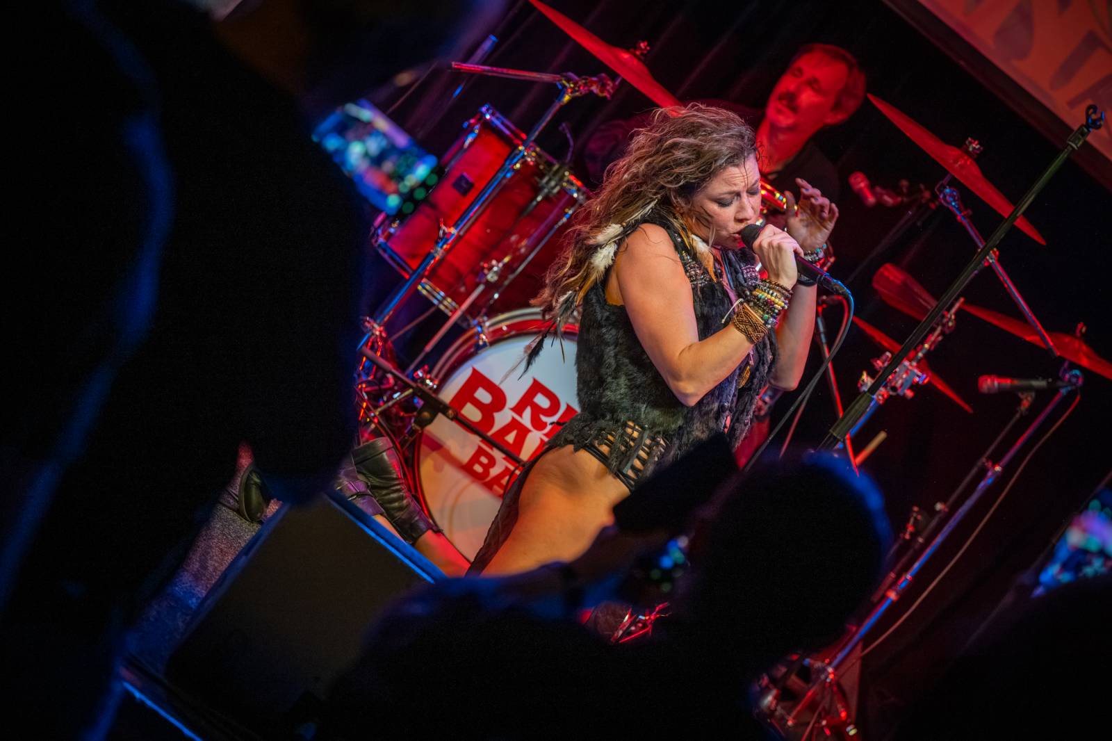 Red Baron Band pokřtil v Malostranské besedě nové album, připil si na něj whisky od Iana Paice