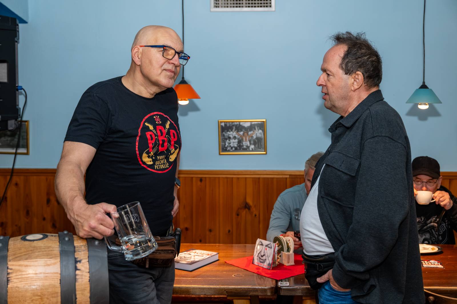 Lou Fanánek Hagen slaví šedesáté narozeniny. Na Staré sokolovně pokřtil knihu a album, které si k jubileu nadělil