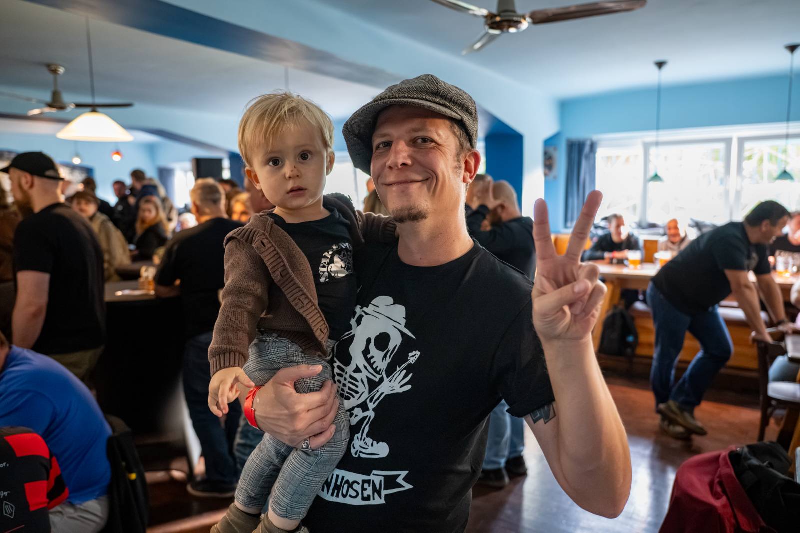Lou Fanánek Hagen slaví šedesáté narozeniny. Na Staré sokolovně pokřtil knihu a album, které si k jubileu nadělil