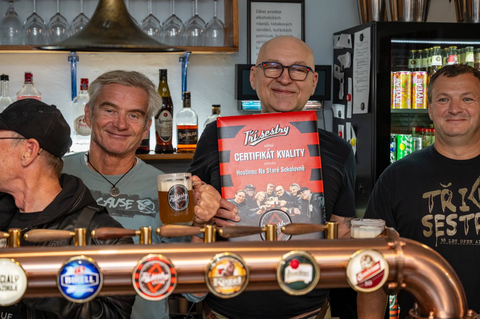 Lou Fanánek Hagen slaví šedesáté narozeniny. Na Staré sokolovně pokřtil knihu a album, které si k jubileu nadělil