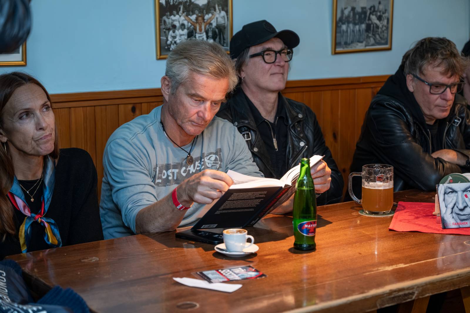 Lou Fanánek Hagen slaví šedesáté narozeniny. Na Staré sokolovně pokřtil knihu a album, které si k jubileu nadělil