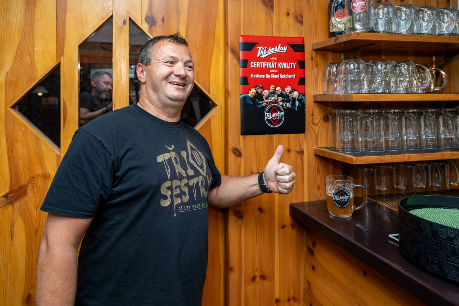 Lou Fanánek Hagen slaví šedesáté narozeniny. Na Staré sokolovně pokřtil knihu a album, které si k jubileu nadělil