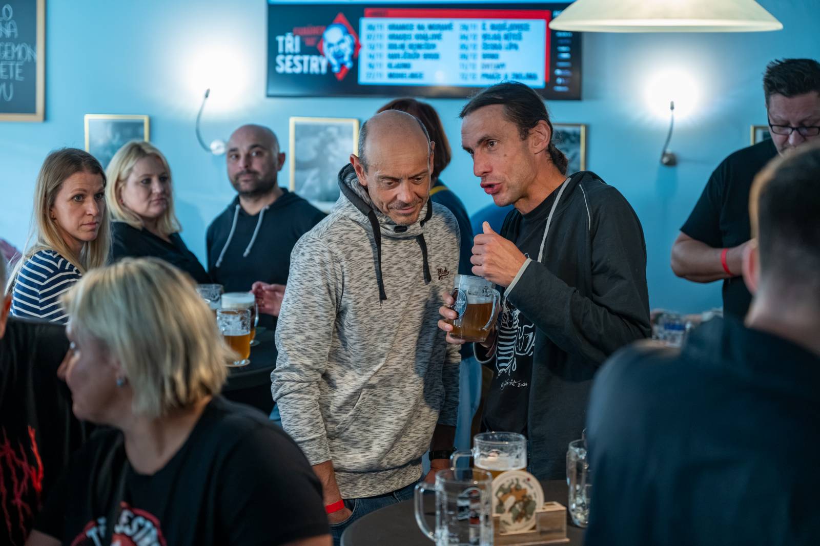 Lou Fanánek Hagen slaví šedesáté narozeniny. Na Staré sokolovně pokřtil knihu a album, které si k jubileu nadělil