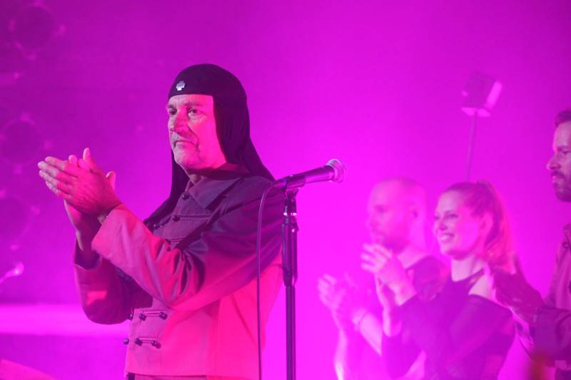 Život, jak jej znáte, skončil, vítali své fanoušky Laibach v Brně. Na Flédě představili album Musick