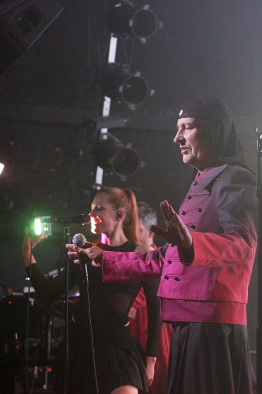 Život, jak jej znáte, skončil, vítali své fanoušky Laibach v Brně. Na Flédě představili album Musick