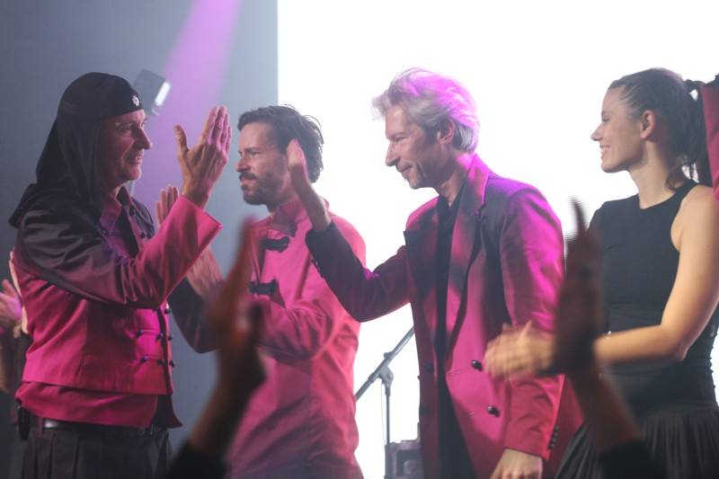 Život, jak jej znáte, skončil, vítali své fanoušky Laibach v Brně. Na Flédě představili album Musick