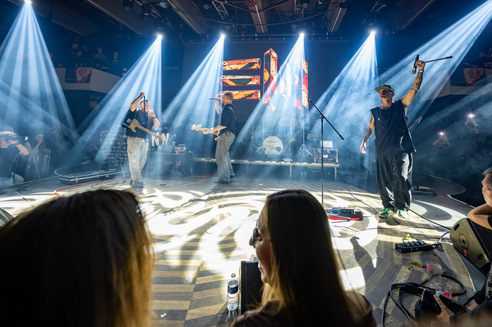 Kombo, které funguje. Elektrïck Mann a Pondělníci vyprodali pražský Lucerna Music Bar