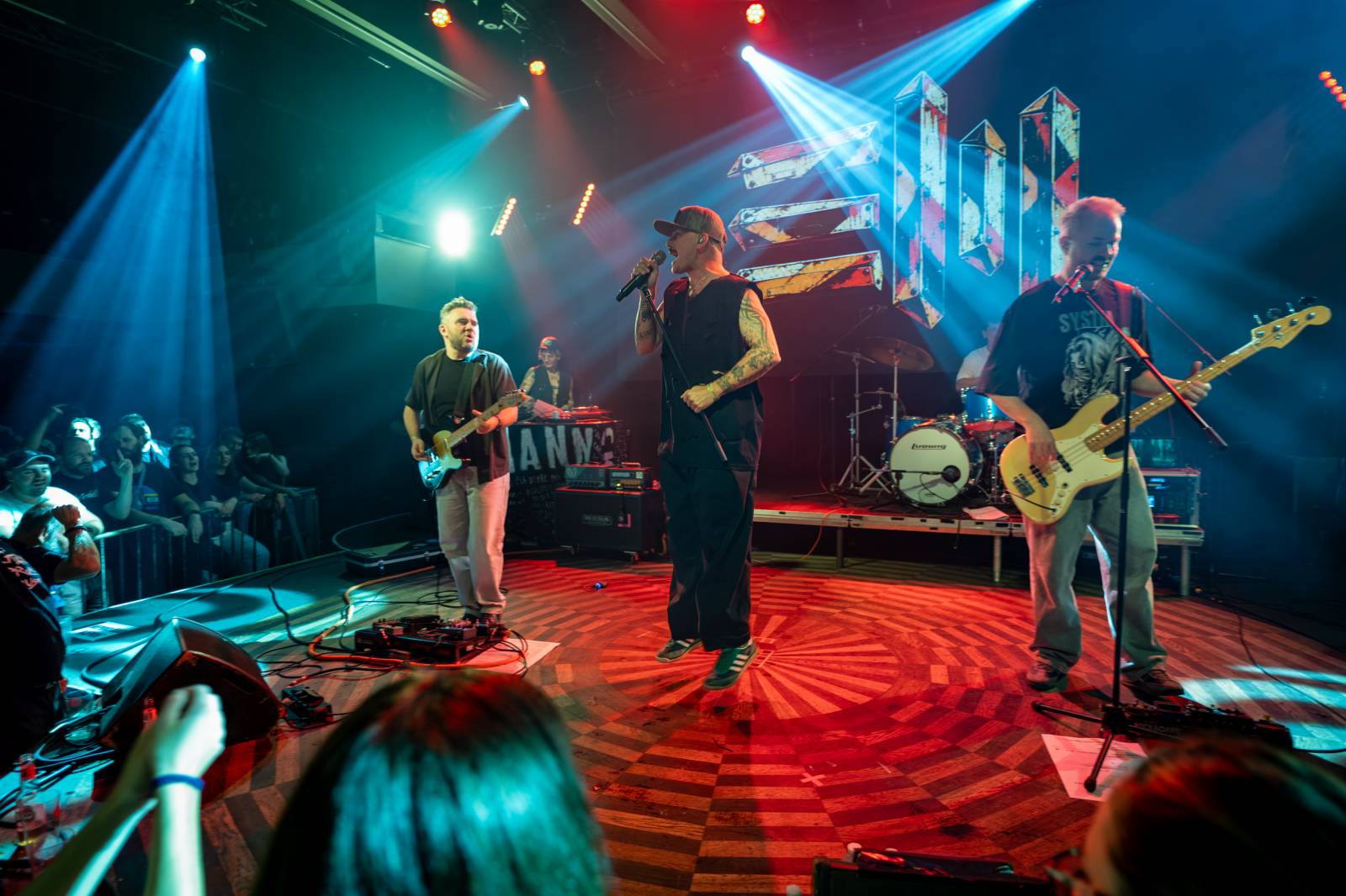 Kombo, které funguje. Elektrïck Mann a Pondělníci vyprodali pražský Lucerna Music Bar