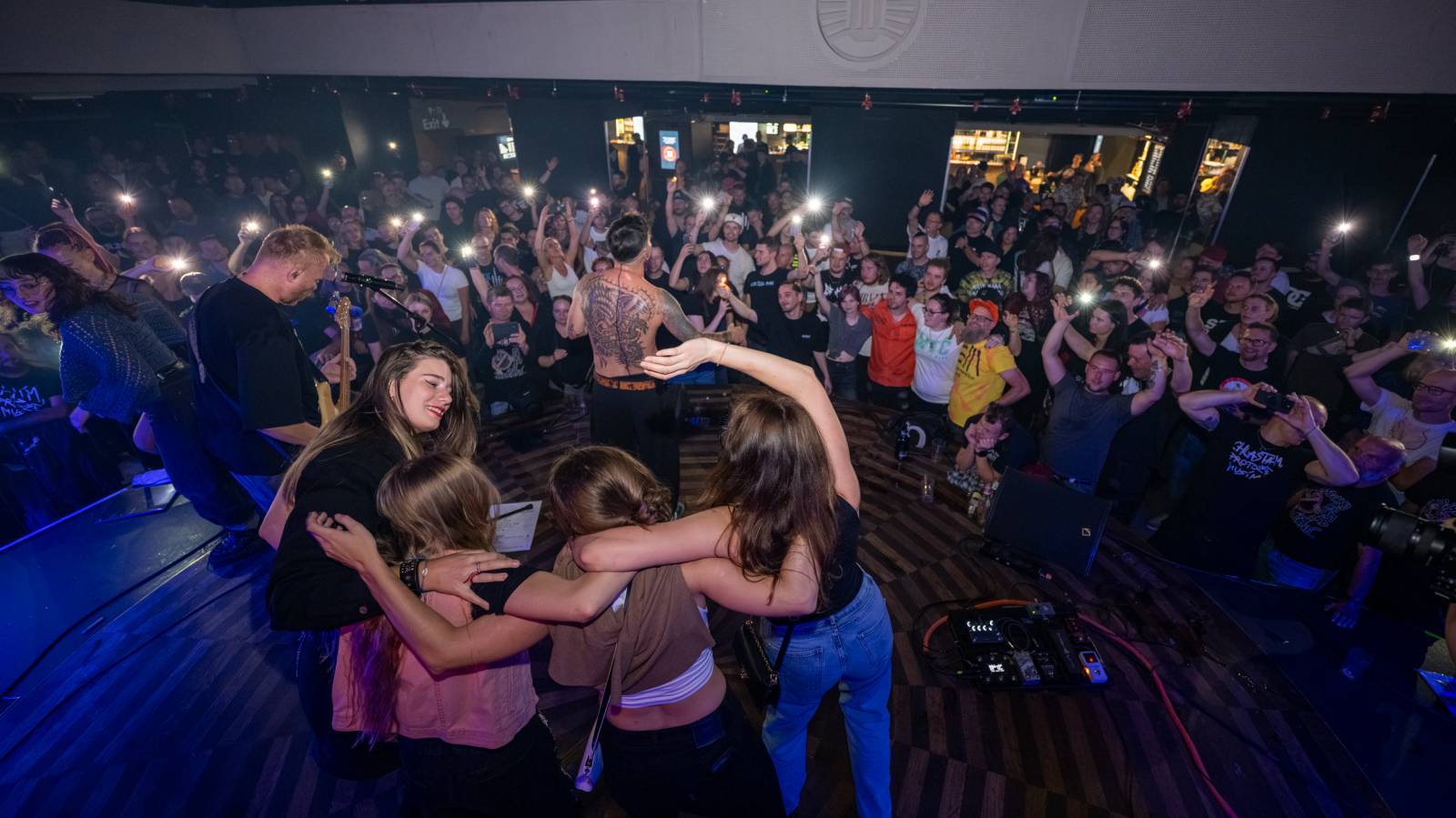 Kombo, které funguje. Elektrïck Mann a Pondělníci vyprodali pražský Lucerna Music Bar