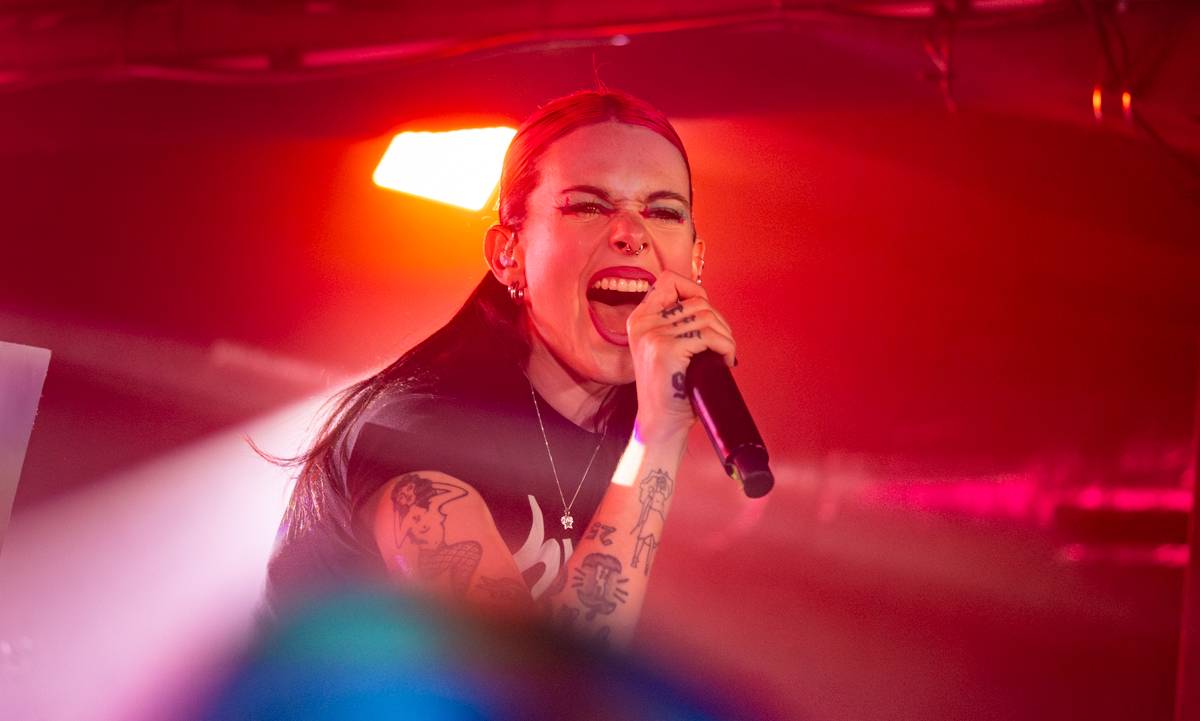 Girli v Praze: queer energie, drzý pop a koncert bez zábran. Předskakovala jí Vanes