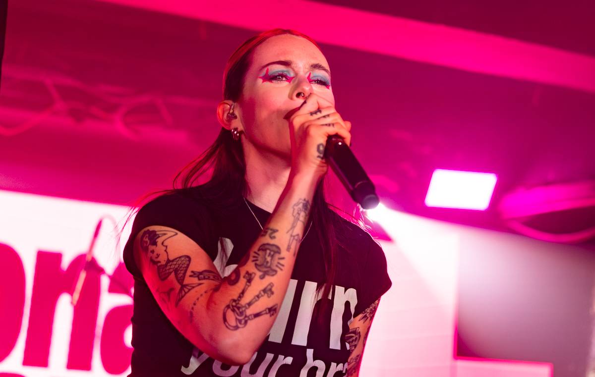 Girli v Praze: queer energie, drzý pop a koncert bez zábran. Předskakovala jí Vanes