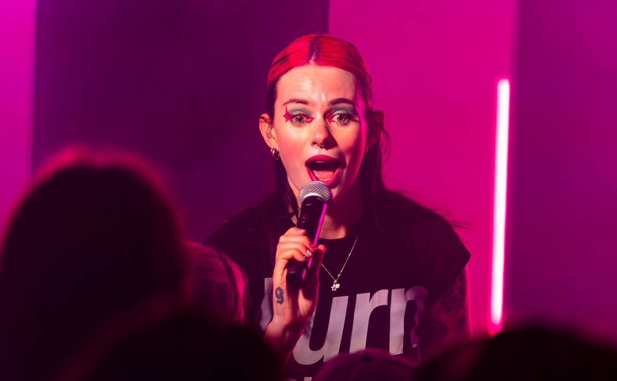 Girli v Praze: queer energie, drzý pop a koncert bez zábran. Předskakovala jí Vanes