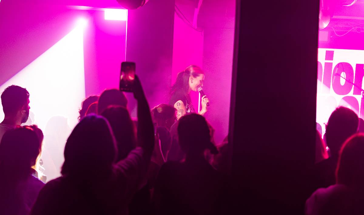 Girli v Praze: queer energie, drzý pop a koncert bez zábran. Předskakovala jí Vanes