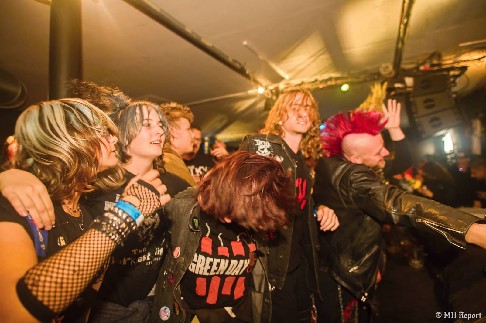 Bože, zachraň punk! SPS a The Fialky se na společném turné zastavili v Plzni