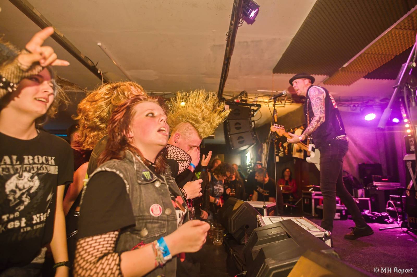Bože, zachraň punk! SPS a The Fialky se na společném turné zastavili v Plzni
