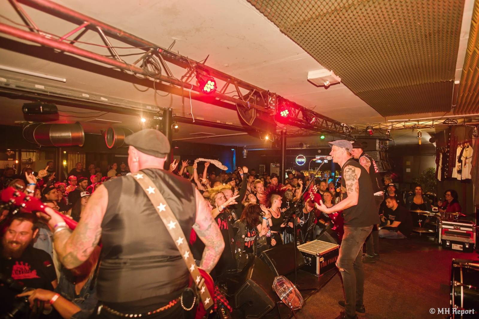 Bože, zachraň punk! SPS a The Fialky se na společném turné zastavili v Plzni