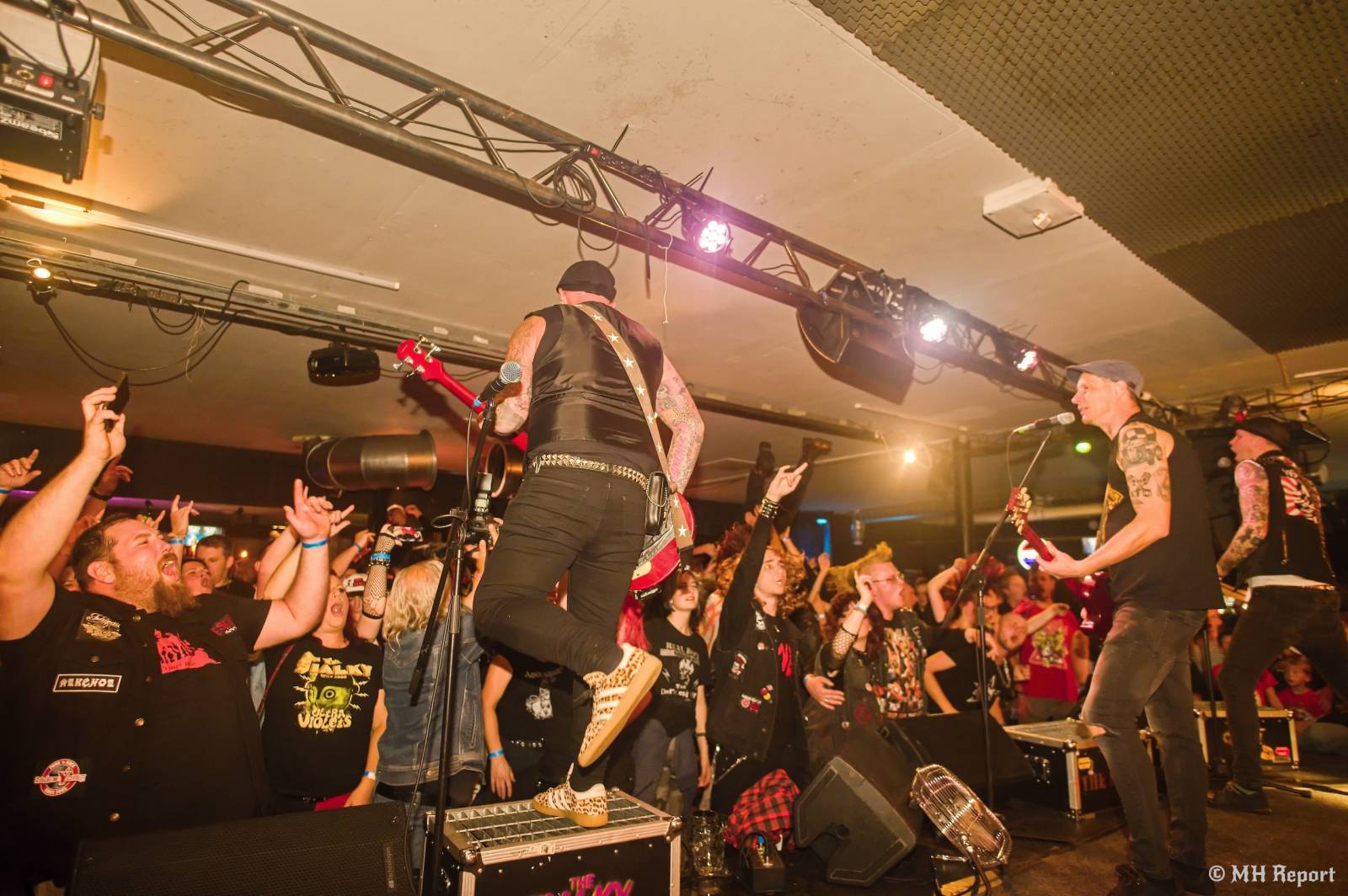 Bože, zachraň punk! SPS a The Fialky se na společném turné zastavili v Plzni