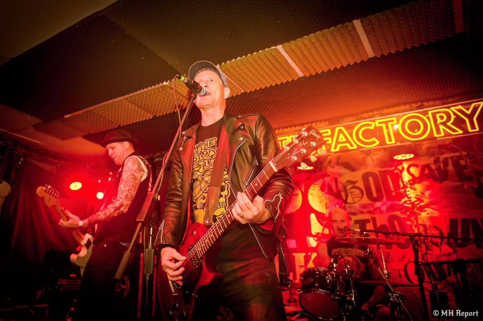 Bože, zachraň punk! SPS a The Fialky se na společném turné zastavili v Plzni
