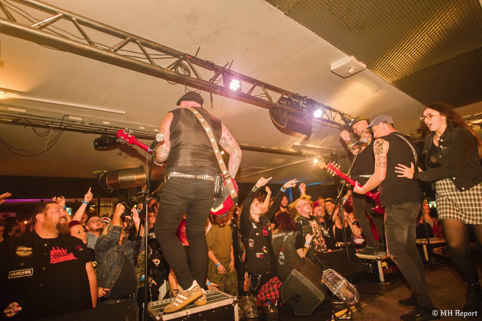 Bože, zachraň punk! SPS a The Fialky se na společném turné zastavili v Plzni