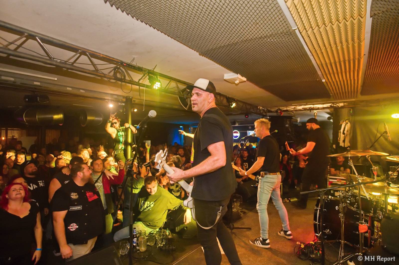 Bože, zachraň punk! SPS a The Fialky se na společném turné zastavili v Plzni