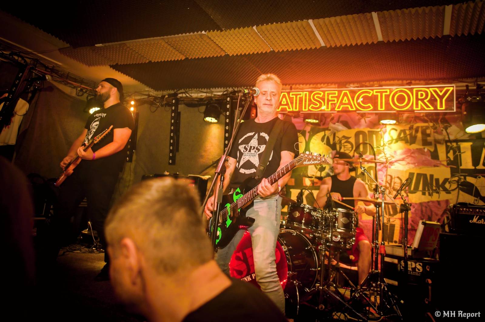 Bože, zachraň punk! SPS a The Fialky se na společném turné zastavili v Plzni