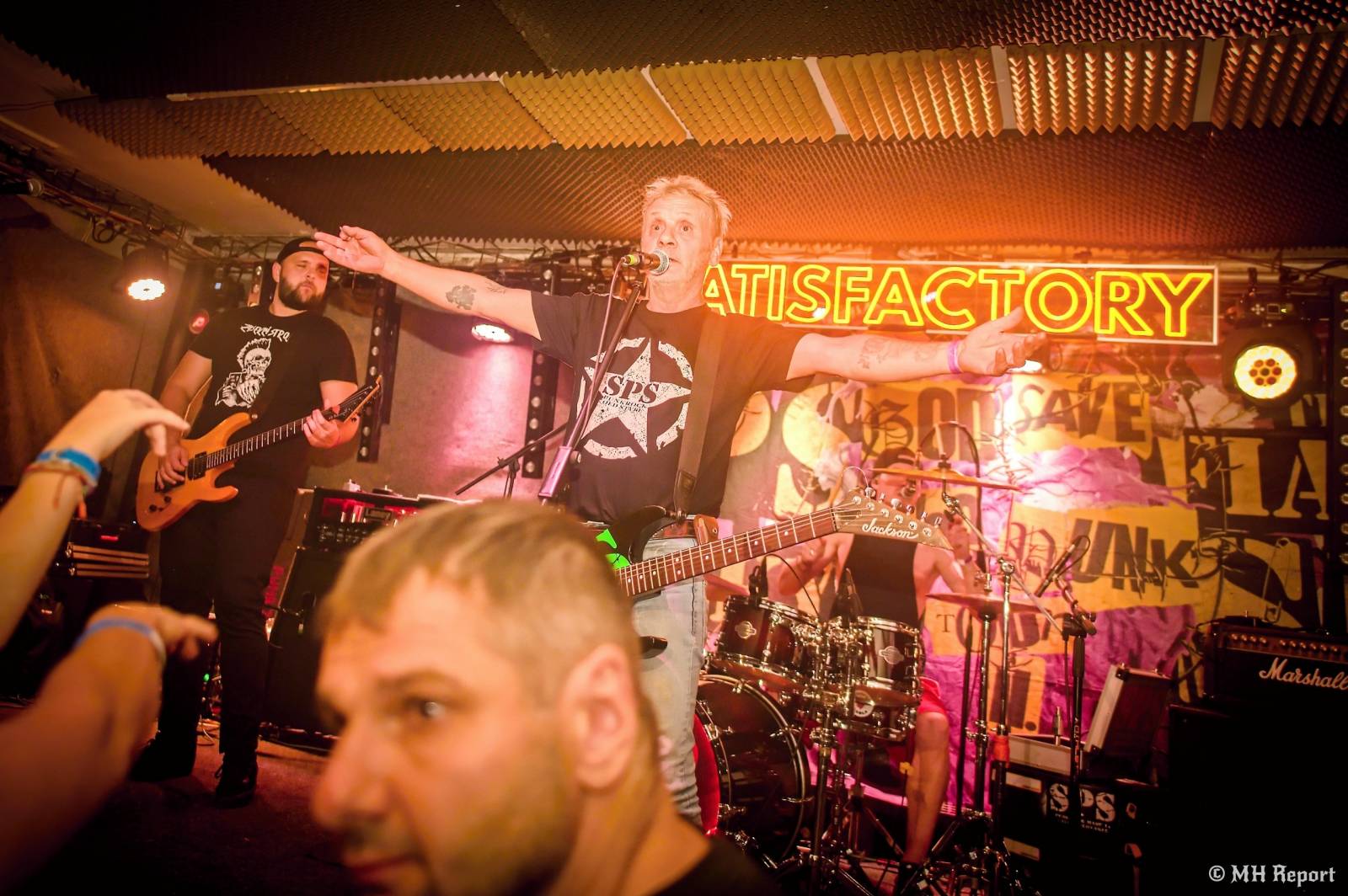 Bože, zachraň punk! SPS a The Fialky se na společném turné zastavili v Plzni