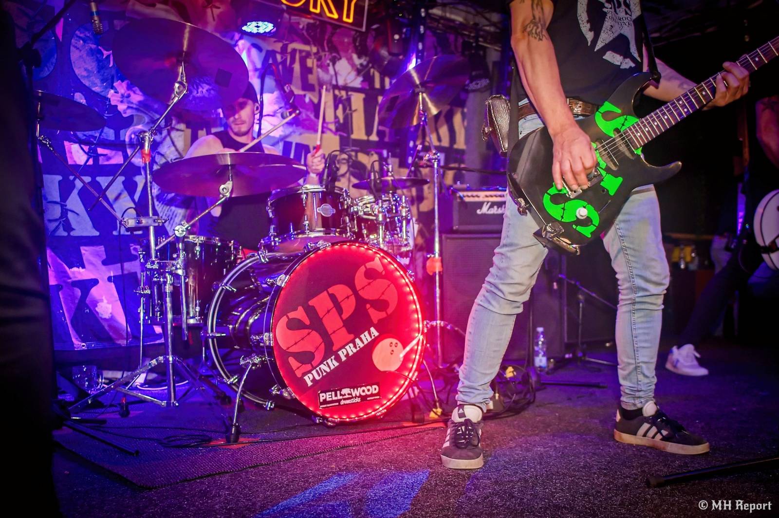 Bože, zachraň punk! SPS a The Fialky se na společném turné zastavili v Plzni