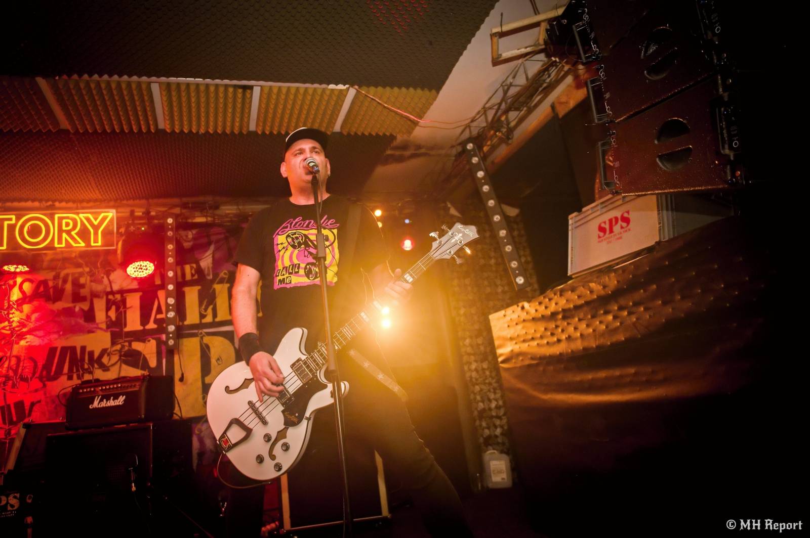 Bože, zachraň punk! SPS a The Fialky se na společném turné zastavili v Plzni