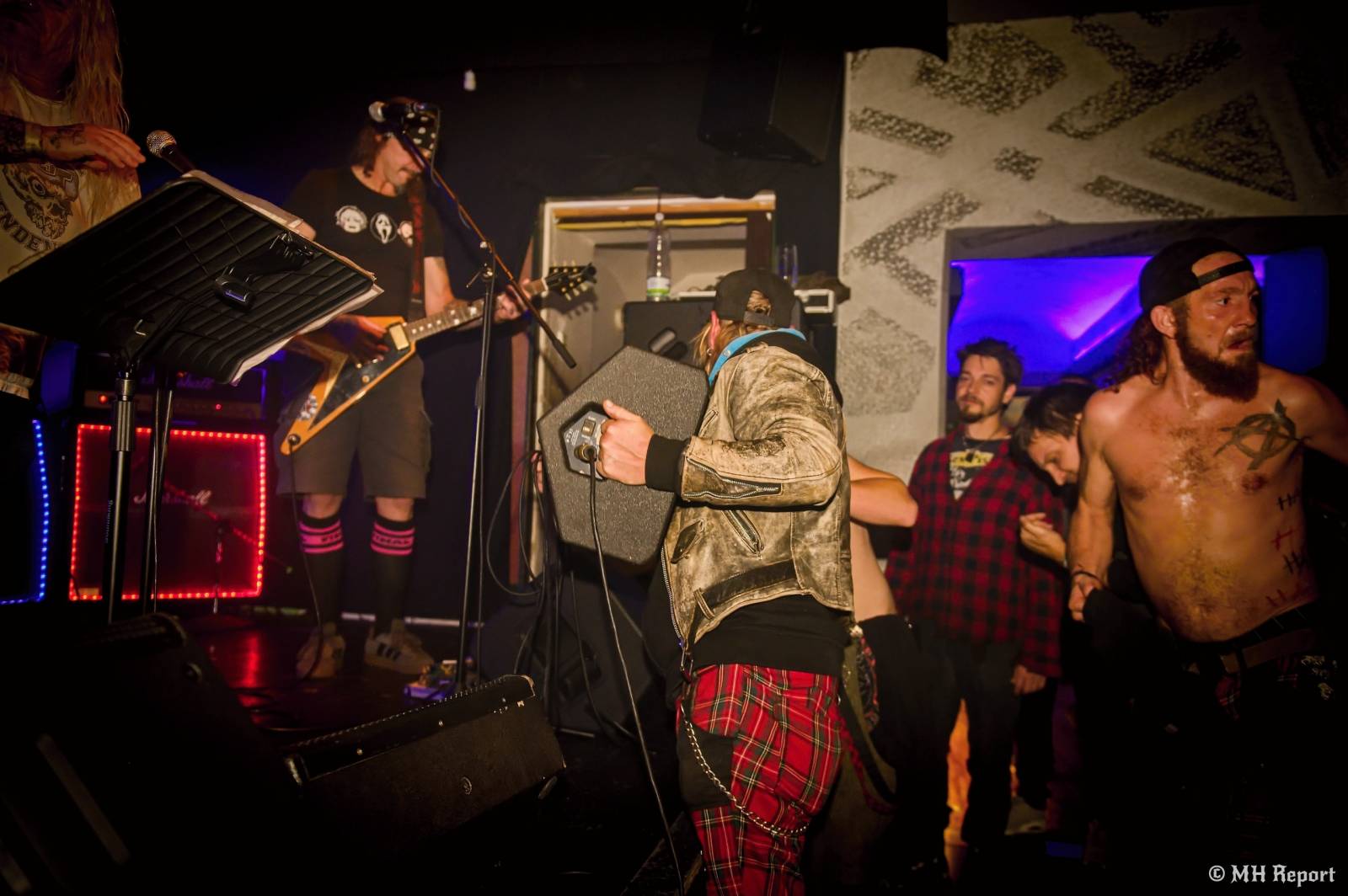 Od rock’n’roll thrashe po punk a elektroniku. Plzeňská Lampa přivítala Zputnik, Šanov 1 a Gaunery