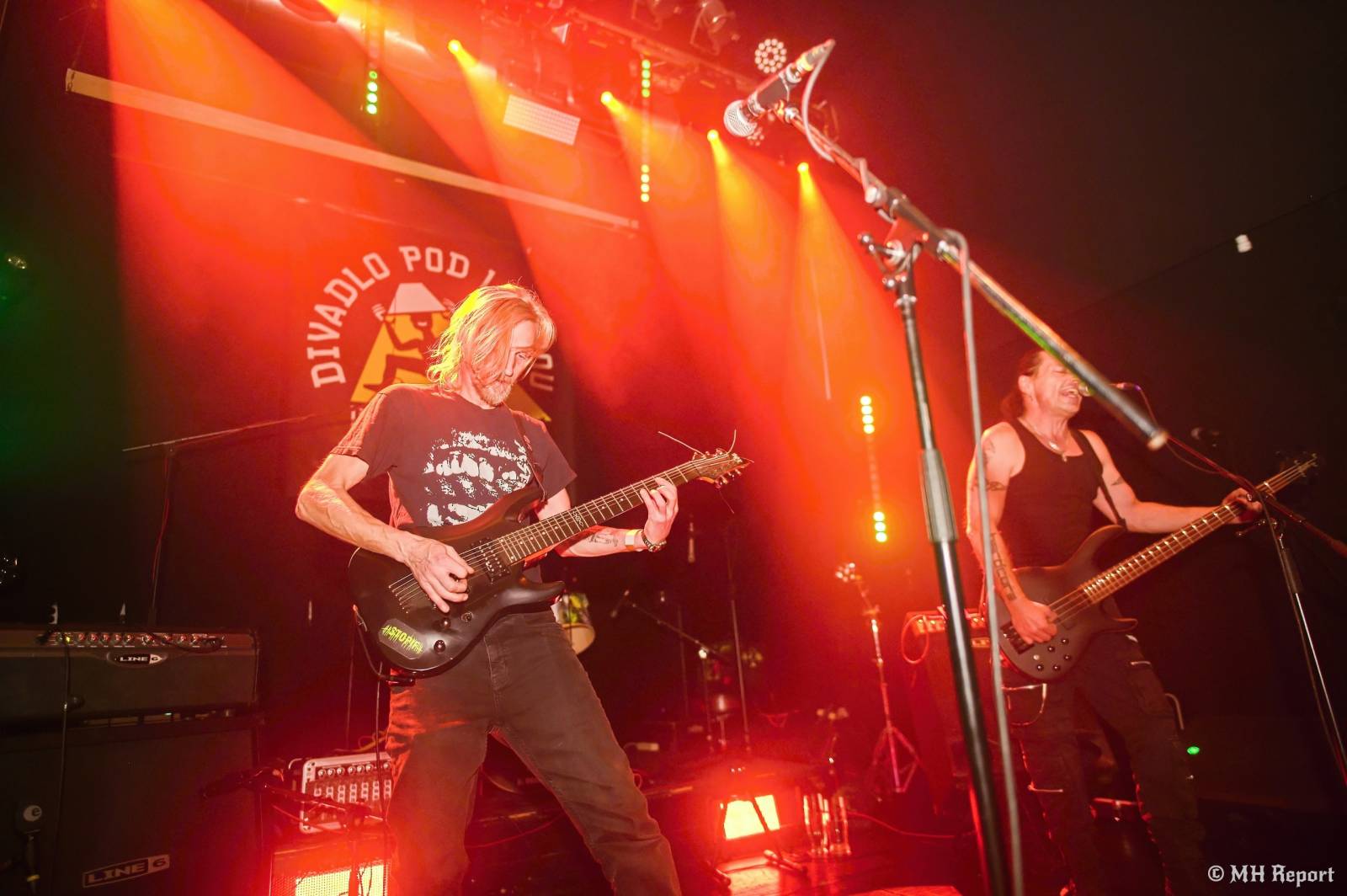 Od rock’n’roll thrashe po punk a elektroniku. Plzeňská Lampa přivítala Zputnik, Šanov 1 a Gaunery