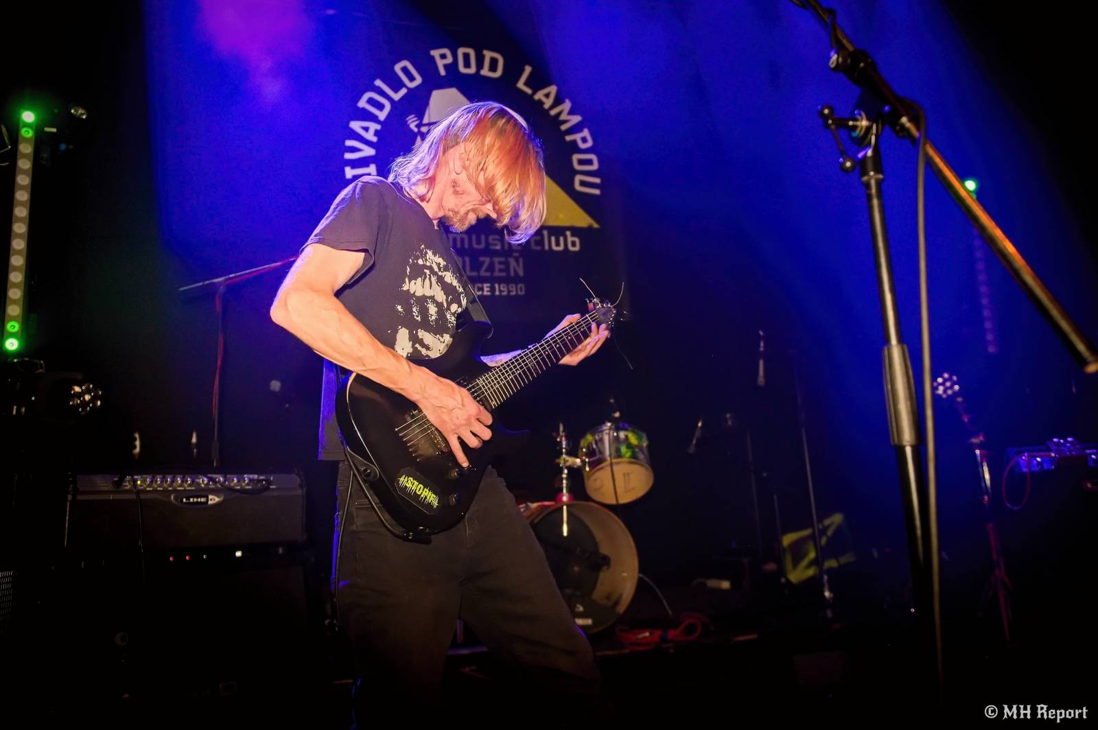 Od rock’n’roll thrashe po punk a elektroniku. Plzeňská Lampa přivítala Zputnik, Šanov 1 a Gaunery