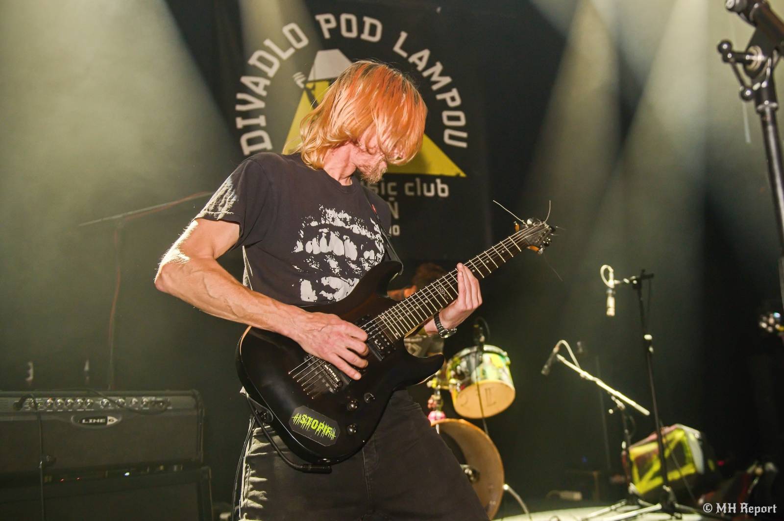 Od rock’n’roll thrashe po punk a elektroniku. Plzeňská Lampa přivítala Zputnik, Šanov 1 a Gaunery
