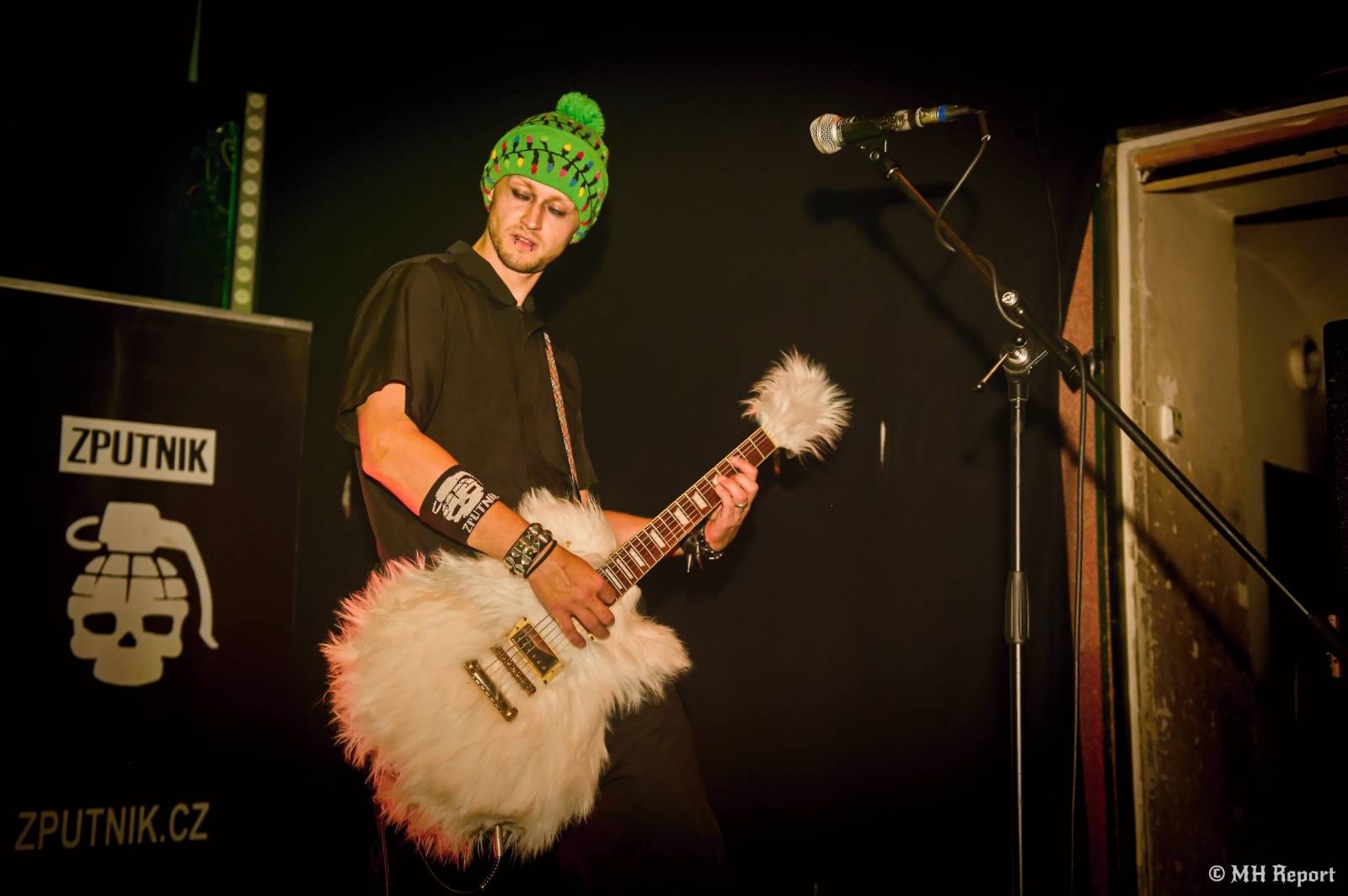 Od rock’n’roll thrashe po punk a elektroniku. Plzeňská Lampa přivítala Zputnik, Šanov 1 a Gaunery