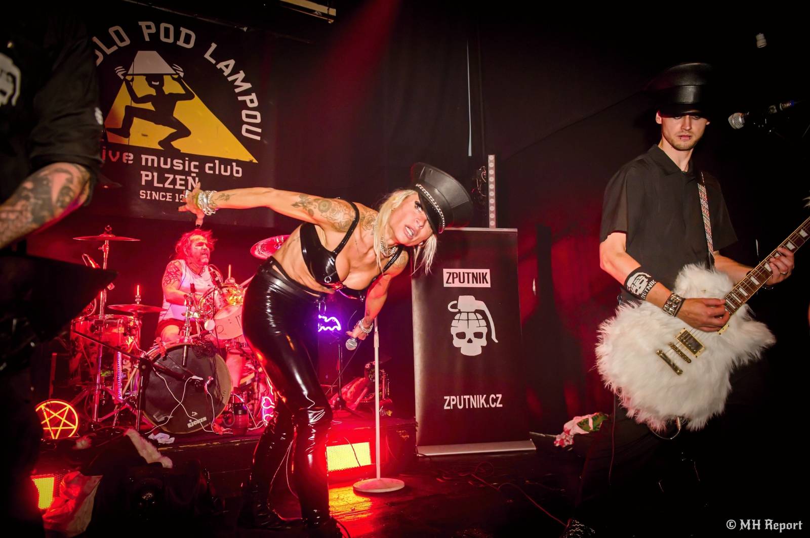 Od rock’n’roll thrashe po punk a elektroniku. Plzeňská Lampa přivítala Zputnik, Šanov 1 a Gaunery