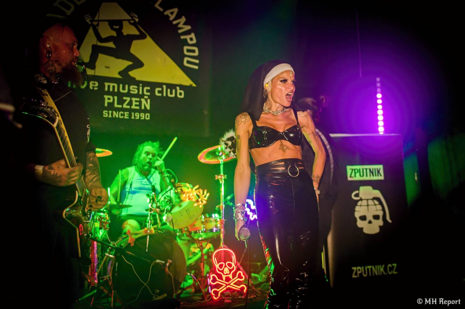 Od rock’n’roll thrashe po punk a elektroniku. Plzeňská Lampa přivítala Zputnik, Šanov 1 a Gaunery
